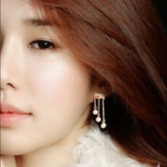 Dangly faux pearl earrings (BRAND NEW) - Picture 2 of 8